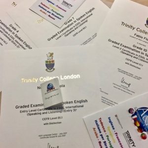 Avete già programmato  il vostro Esame di certificazione internazionale Trinity College London ed avete bisogno di migliorare le Vostre competenze e mettere a punto le ultime strategie? Allora iscriviti al Corso preparazione esami Trinity College London 2022!